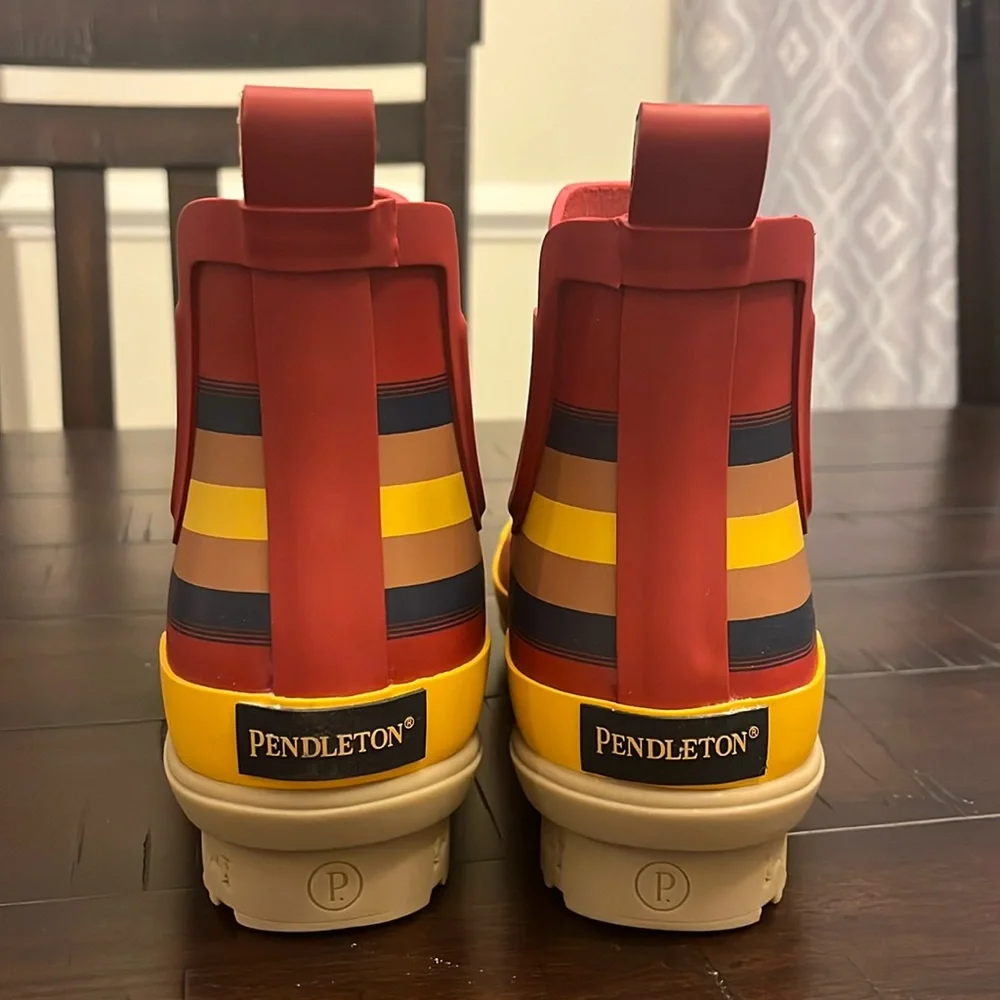 Pendleton Zion National Park Chelsea Rain Boots new red Women’s Size 7